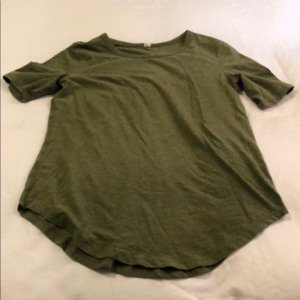 Lululemon stretchy workout T shirt sz4
